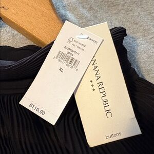 NWT Banana Republic Black Pleated Top SZ XL